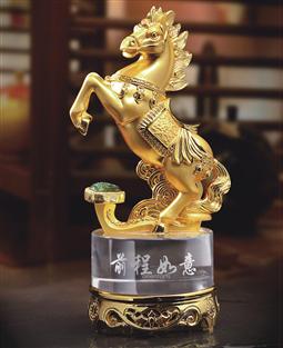 Standing Horse with Ruyi on Rotatable Crystal Standing for Successful Feng Shui